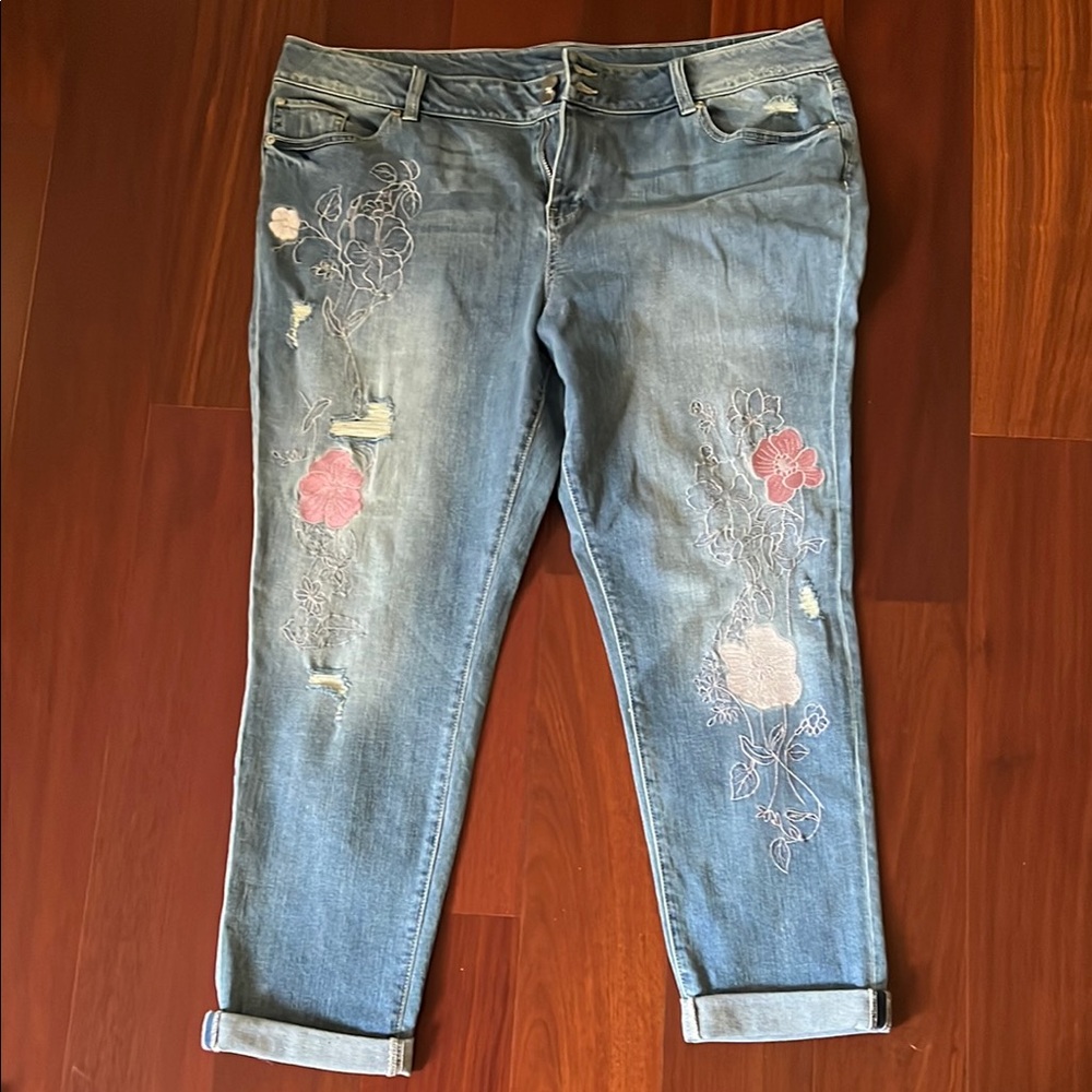 New York & Company Cropped Blue and Pink Ankle Jeans